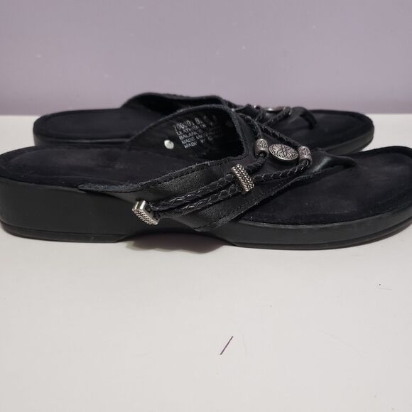 Minnetonka Black Leather Women's Slip On Sandals Sz 8 - Picture 5 of 8